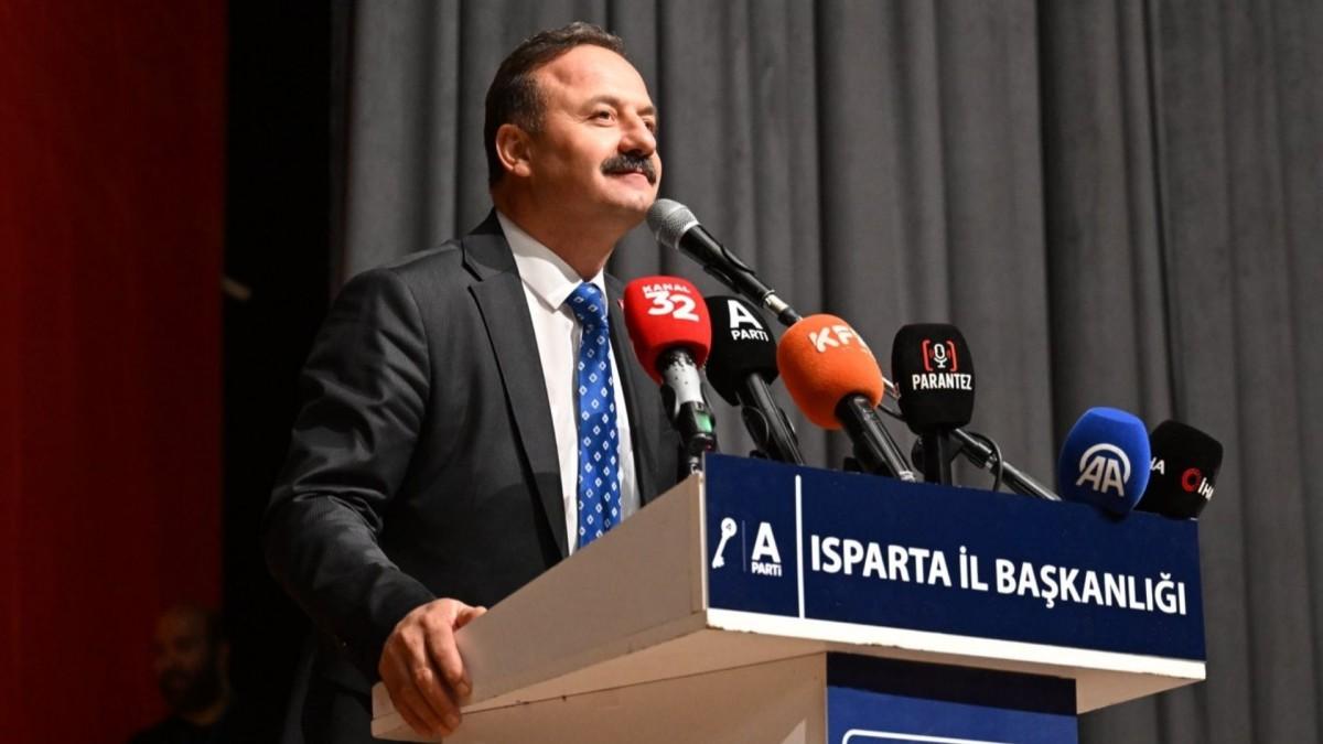 Yavuz Ağıralioğlu kürsüdeyken depreme yakalandı: ‘Tayyip Bey’in aleyhine konuşunca böyle oluyor’ Yavuz Ağıralioğlu kürsüdeyken depreme yakalandı: ‘Tayyip Bey’in aleyhine konuşunca böyle oluyor’