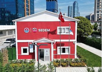 Maltepe Belediyesi'nden ebeveyn ve çocuklara 'Yanınızdayız' mesajı