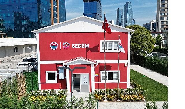 Maltepe Belediyesi'nden ebeveyn ve çocuklara 'Yanınızdayız' mesajı