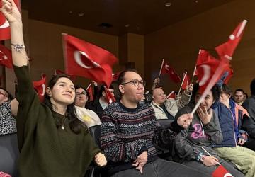 Beyaz Kalpler, Mehmet Akif Ersoy'u andı