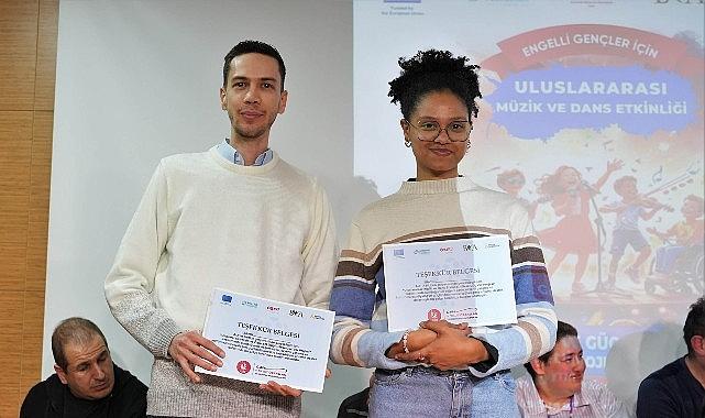 Keçiören'de 'Sese Güç Ver' Projesiyle Engeller Sanatla Aşıldı