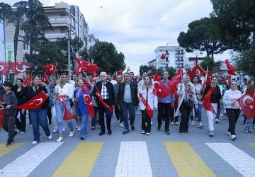 Burhaniye'de Fener Alayı Coşkusu