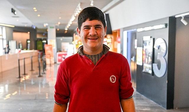 Bornova'da sinema salonu kahkahalarla doldu