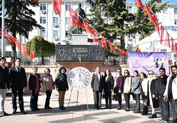 24 Kasım Öğretmenler Günü Düzenlenen Programla Kutlandı