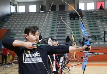 Spor Festivalinde Öğrenciler Okçuluk Maharetlerini Yarıştırdı