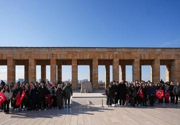 Öğrenciler istedi, Maltepe Belediyesi Anıtkabir'e götürdü