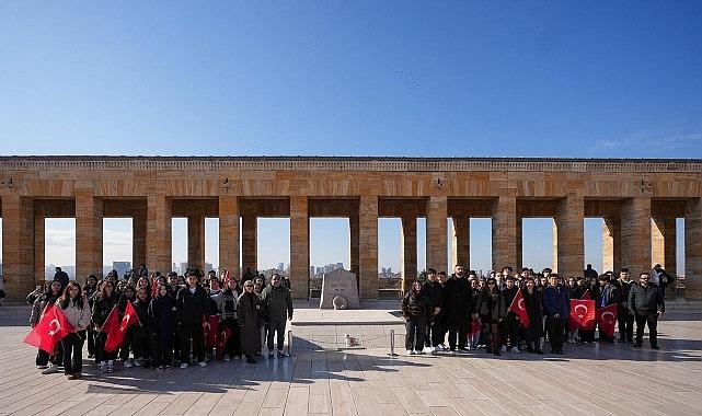 Öğrenciler istedi, Maltepe Belediyesi Anıtkabir'e götürdü