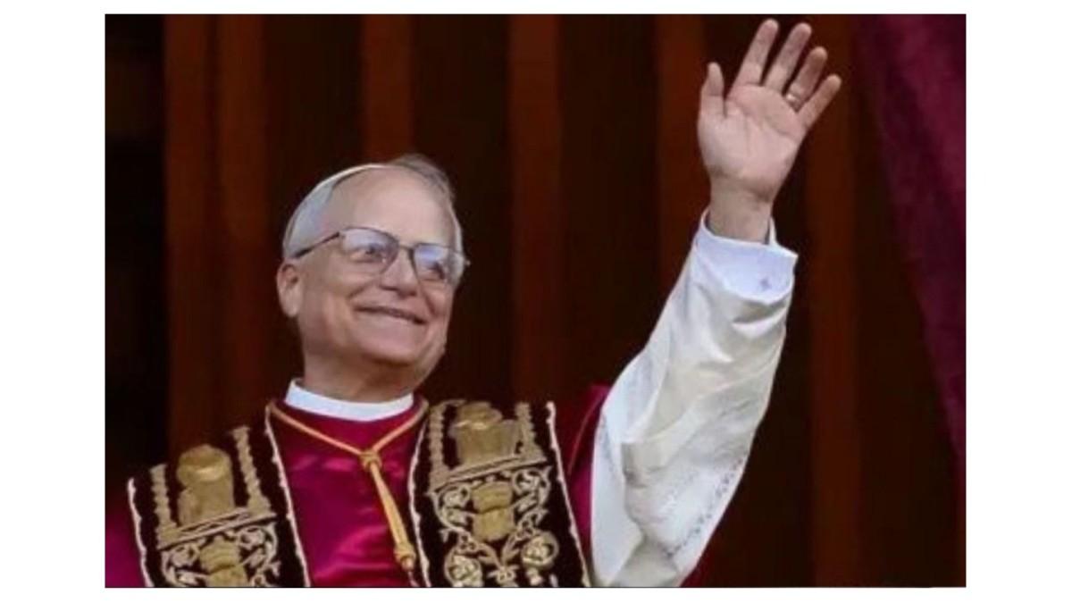 Papa 14. Leo, İstanbul’da Kutsal Ruh Katedrali’ni ziyaret etti