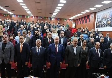 Menemen'de halk aşıkları geçidi!