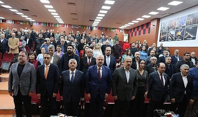 Menemen'de halk aşıkları geçidi!