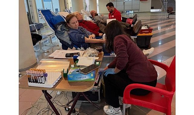 Kan Stoklarına Gölcük Belediyesi'nden Güçlü Destek