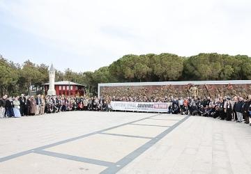 Küçükçekmece Belediyesi Emekli Çiftleri Çanakkale'ye Götürdü