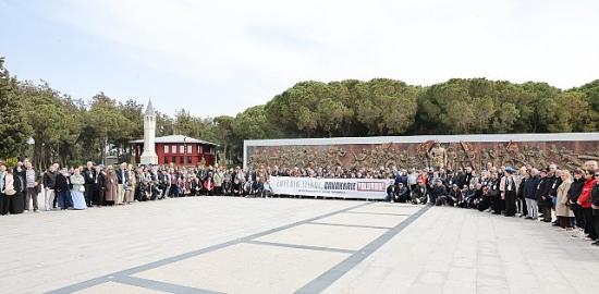 Küçükçekmece Belediyesi Emekli Çiftleri Çanakkale'ye Götürdü