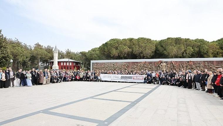 Küçükçekmece Belediyesi Emekli Çiftleri Çanakkale'ye Götürdü