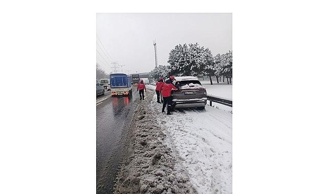 Bayrampaşa'da kar seferberliği: Ekipler 7/24 sahada