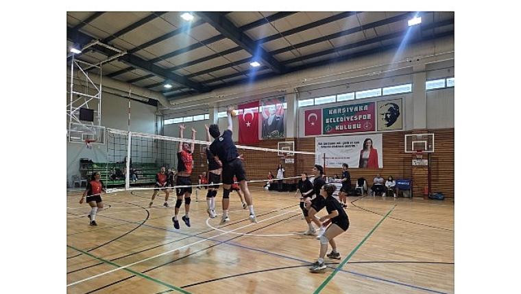Karşıyaka'da voleybol heyecanı