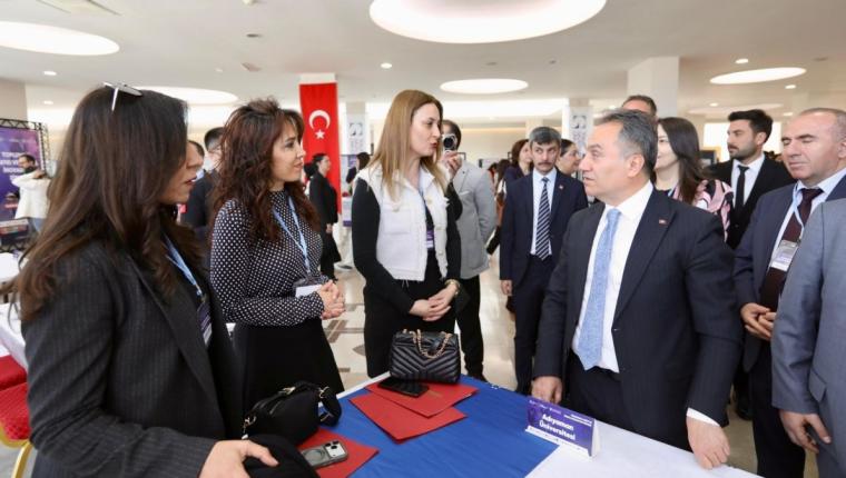 Adıyaman Üniversitesi, sosyal sorumluluk projeleriyle Tokat’taki zirvede yer aldı
