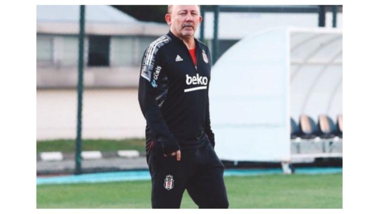 Beşiktaş’ta dört futbolcunun ayrılığı gündemde