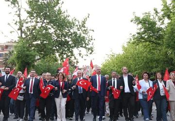 Nilüfer'de binler Cumhuriyet için yürüdü