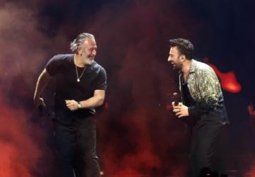 Tarkan Konserinde Sürpriz Konuk: Cem Yılmaz’la Coşkulu Düet
