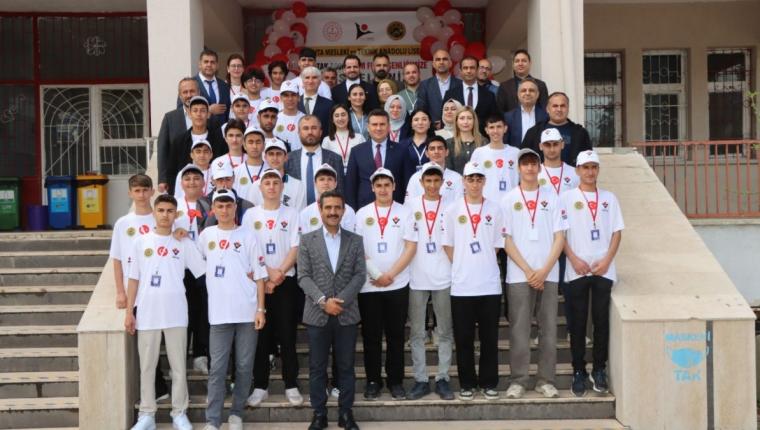 Kahta’da TÜBİTAK 4006 Bilim Şenliği düzenlendi