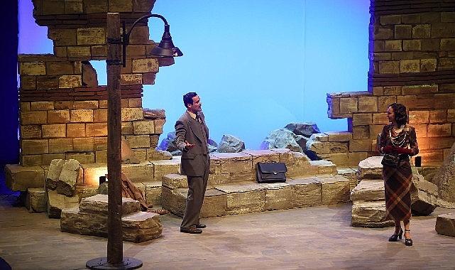 Bakırköy Belediye Tiyatroları'ndan 'Ay Tedirginliği' galası