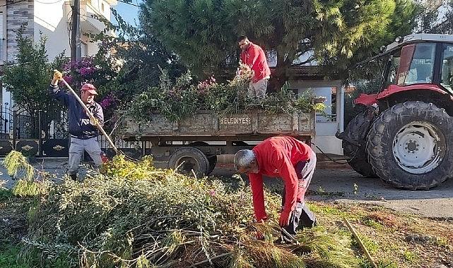 Menderes'te Atıklar Toplanıyor Menderes'te Atıklar Toplanıyor