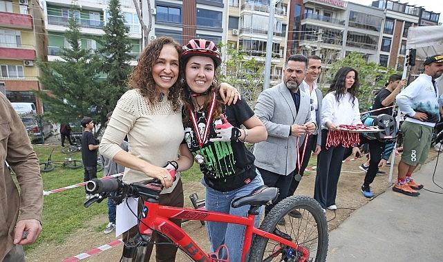 Karşıyaka'da heyecan dolu pump track yarışı!