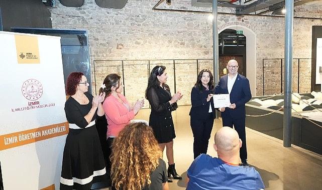 İzmir Öğretmen Akademileri Kapsamında ''Felsefe ve Düşünce Akademisi'' Gerçekleştirildi