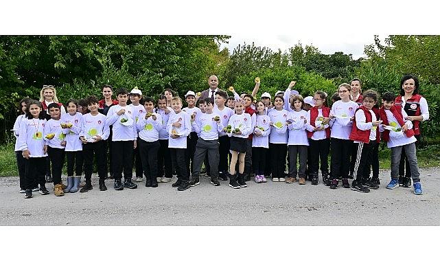 Çocuklar tarımı Lider Çocuk Tarım Kampı'nda öğreniyor