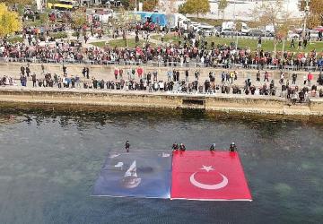 10 Kasım'da Atatürk İçin El Ele 'Ata'ya Saygı Zinciri'