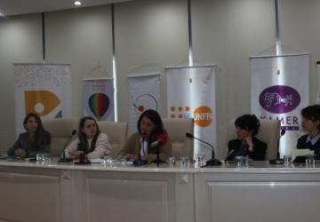 Adıyaman’da ‘Birlikte Güçlüyüz’ panelinde uzmanlar konuştu: ‘Dijital şiddet genç kadınları hedef alıyor’ - Videolu Haber