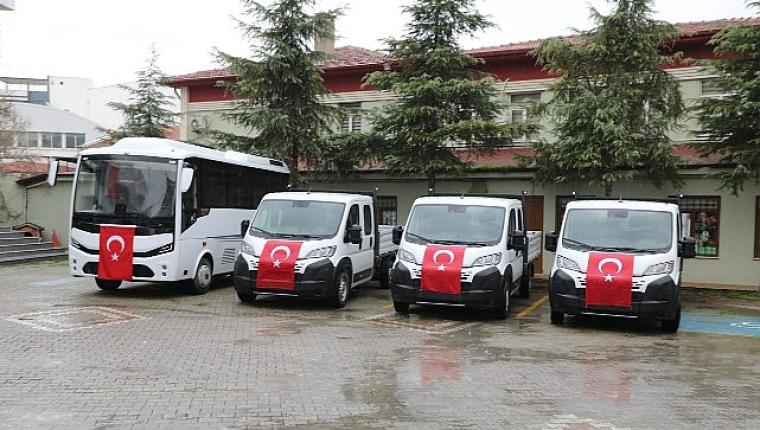 Edremit Belediyesi 8 yeni aracı hizmete sundu