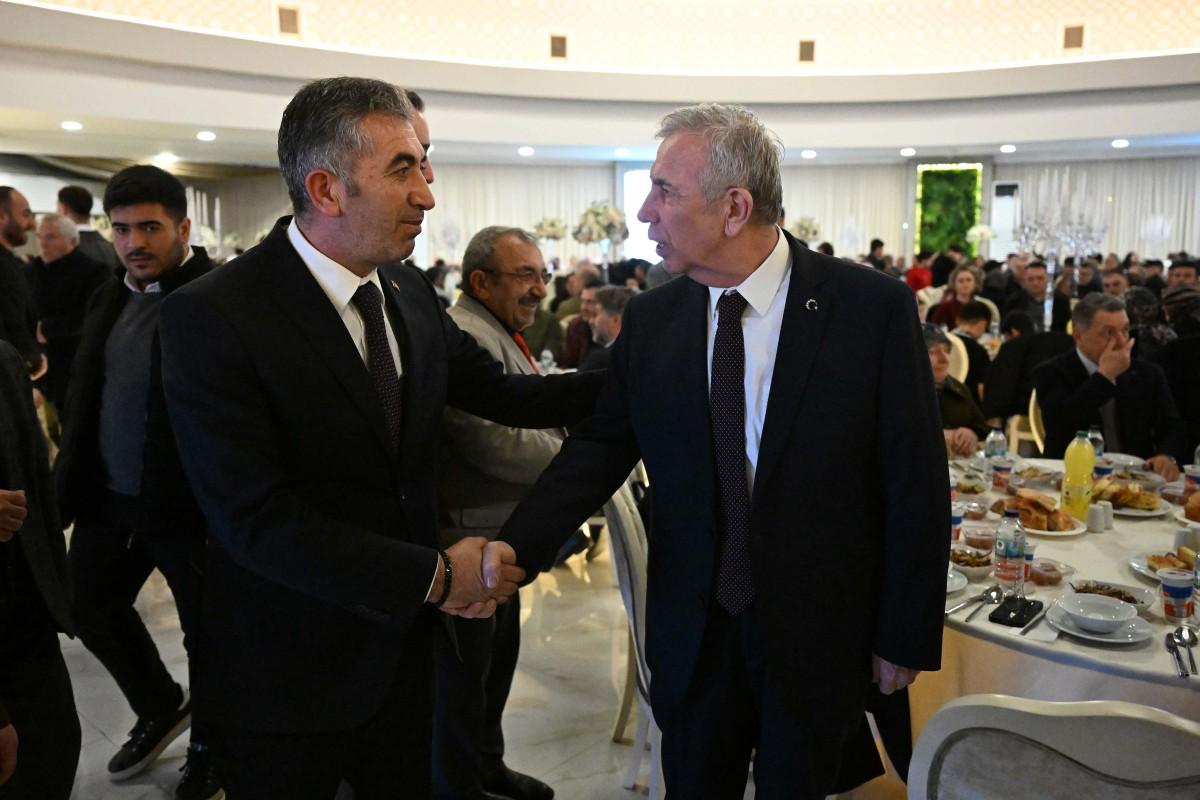 Başkan Yavaş Pursaklar’da Vatandaşlarla İftarda Buluştu