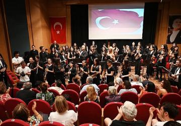 Onkoloji bölümündeki çocuklar için iyilik konseri