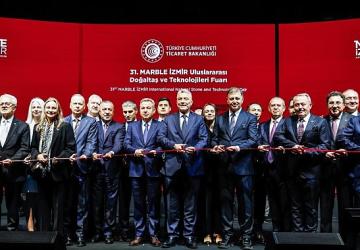 Doğal taşın kalbi İzmir'de atıyor