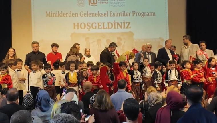 Minik öğrenciler yöresel gösterileri göz doldurdu - Videolu Haber