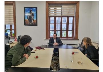 Ayvalık Alan Başkanlığı, İzmir Büyükşehir Belediyesi Ahmet Piriştina Kent Arşivi ve Müzesi'ni (APİKAM) ziyaret etti.