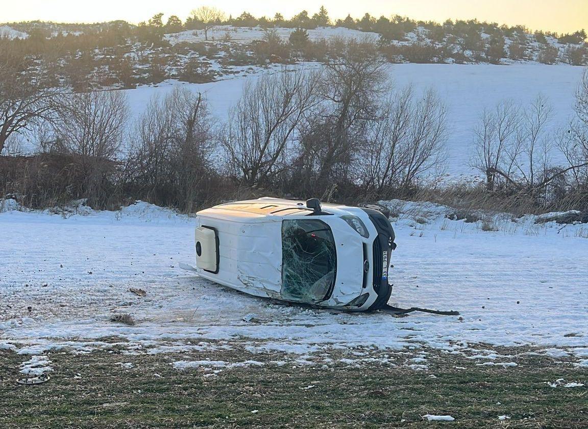 Adıyaman’da minibüs devrildi:4 yaralı