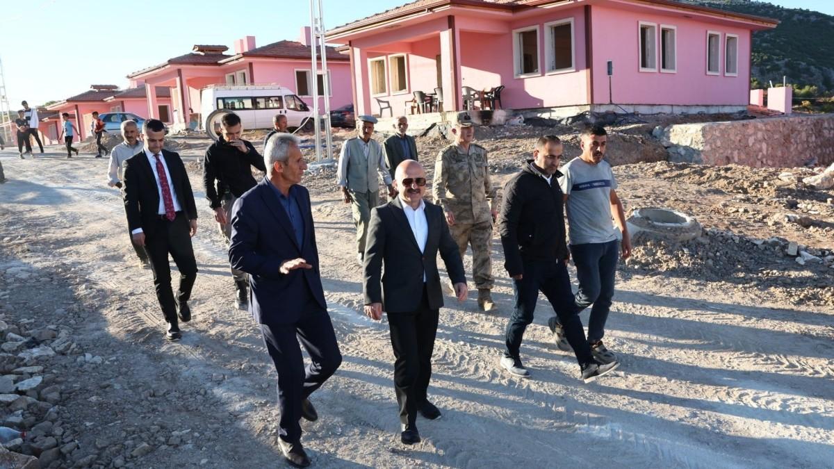 Vali Osman Varol, merkez köylerinde incelemelerde bulundu Vali Osman Varol, merkez köylerinde incelemelerde bulundu