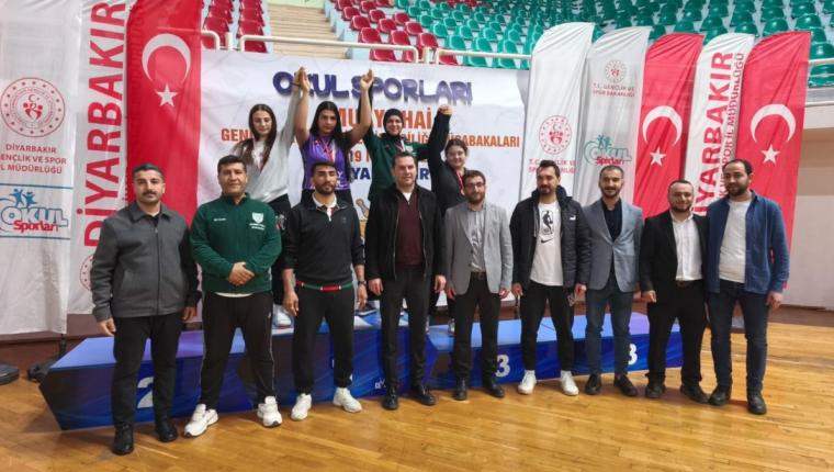 Okul Sporları Muaythai Türkiye Şampiyonası’nda Diyarbakır’a 3 madalya