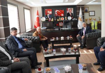 Belediye Başkanı Mehmet Can Hallaç, Yavuz Donat’ı Kahta’da ağırladı