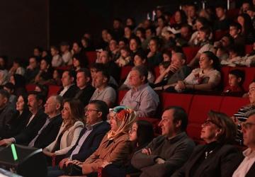 Şehir Tiyatroları'ndan Minik Sanatseverlere Yeni Oyun: “İtfaiyecinin Sırrı" Seyirciyle Buluştu