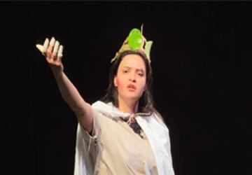 Üniversiteliler tiyatroda buluştu