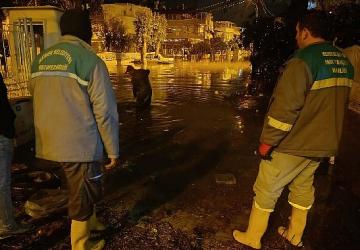 Kemer'de temizlik çalışmaları devam ediyor