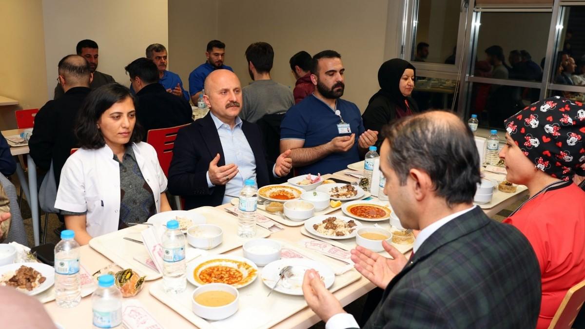 Vali Varol sağlık çalışanlarıyla iftarda buluştu
