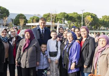 Başkan Tugay, Beydağlı kadınları İzmir’de ağırladı