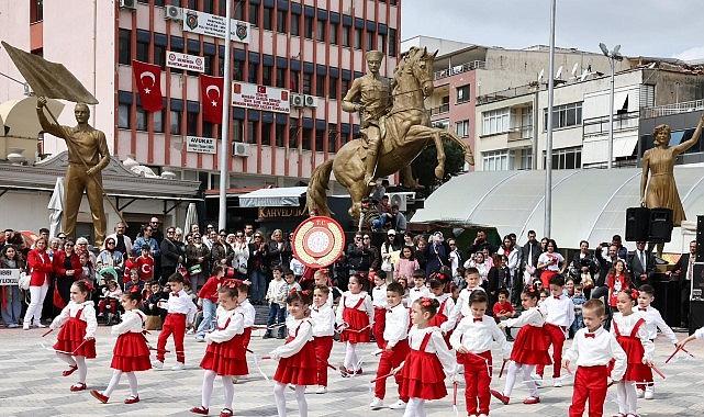 Menemen'de coşkulu kutlama