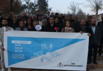 Adıyaman’da İHD, Baro ve Emek Platformu’ndan ortak açıklama: ‘İnsan haklarının özü barıştır’ - Videolu Haber