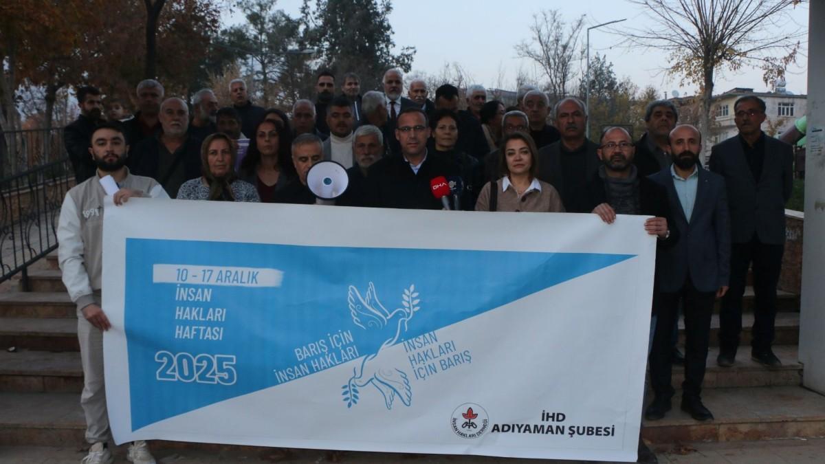 Adıyaman’da İHD, Baro ve Emek Platformu’ndan ortak açıklama: ‘İnsan haklarının özü barıştır’ - Videolu Haber